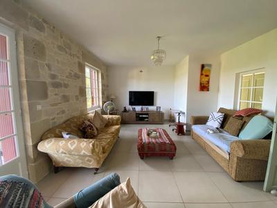 Maison - 244 m² - 7 pièces