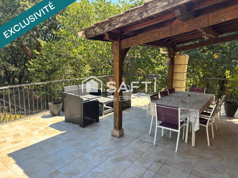 Maison - 140 m² - 5 pièces