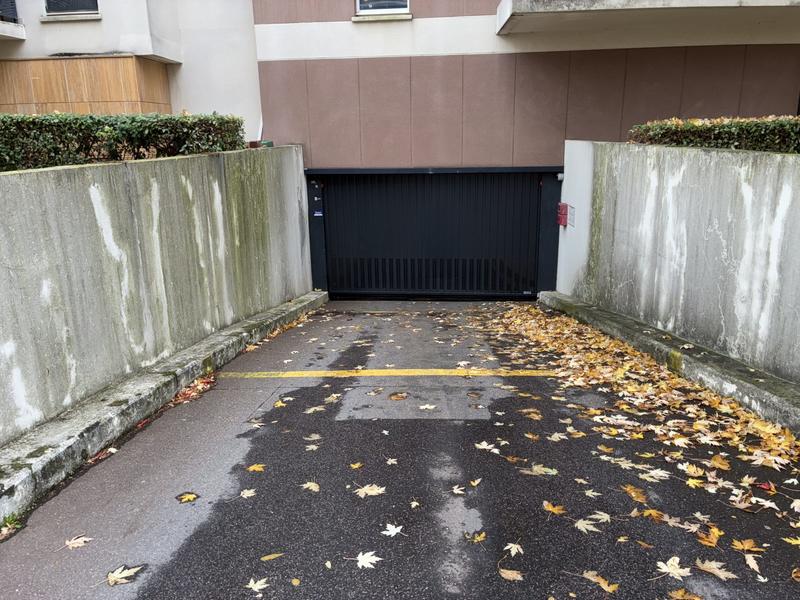 Parking / Garage - 12 m²