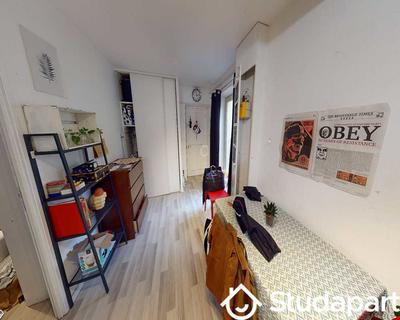 Chambre - 90 m² - 1 pièce