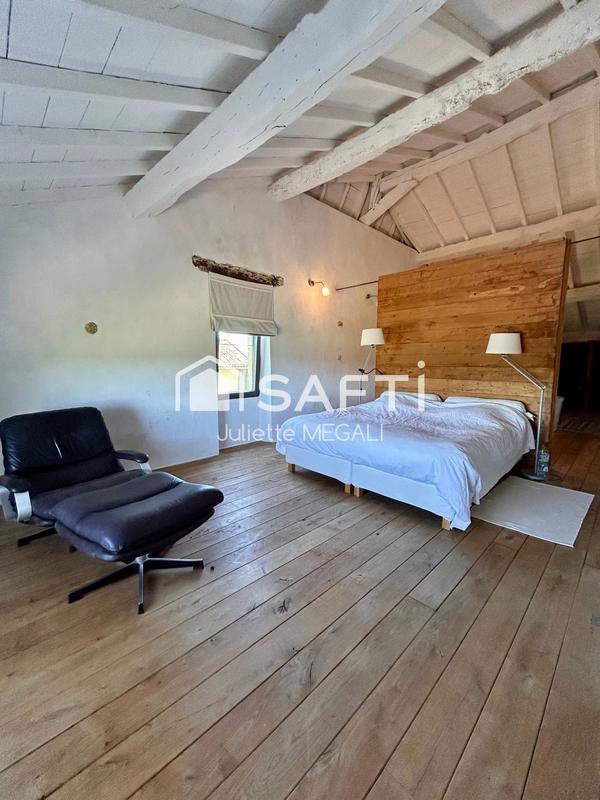 Maison - 450 m² - 6 pièces