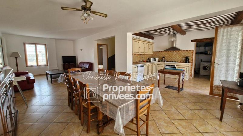 Propriété - 900 m² - 28 pièces