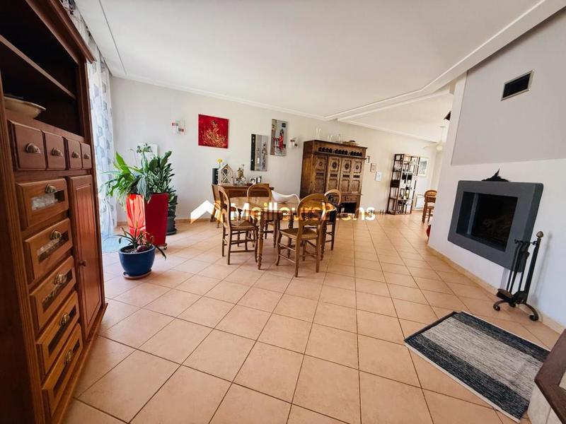 Maison - 175 m² - 6 pièces