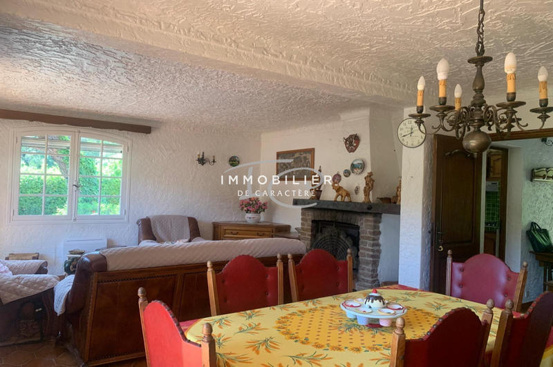 Maison - 269 m² - 12 pièces