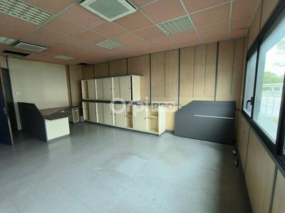 Bureau - 600 m²