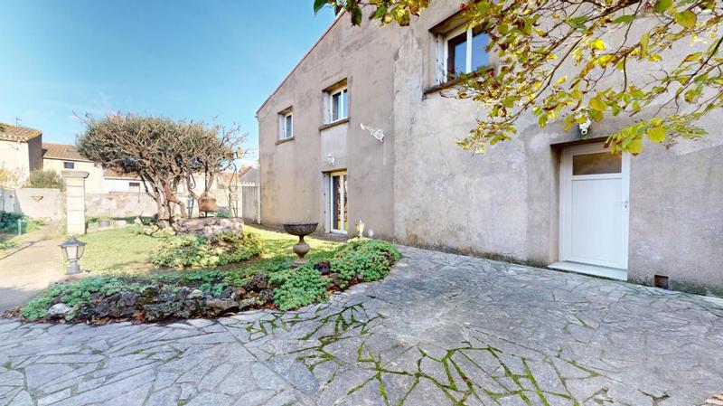 Maison - 102 m² - 4 pièces