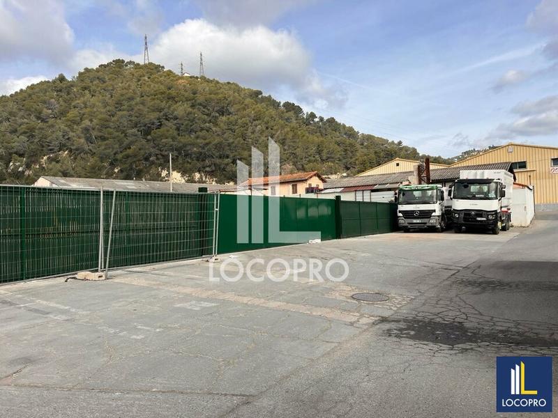 Local d'activité / Entrepôt - 3 269 m²