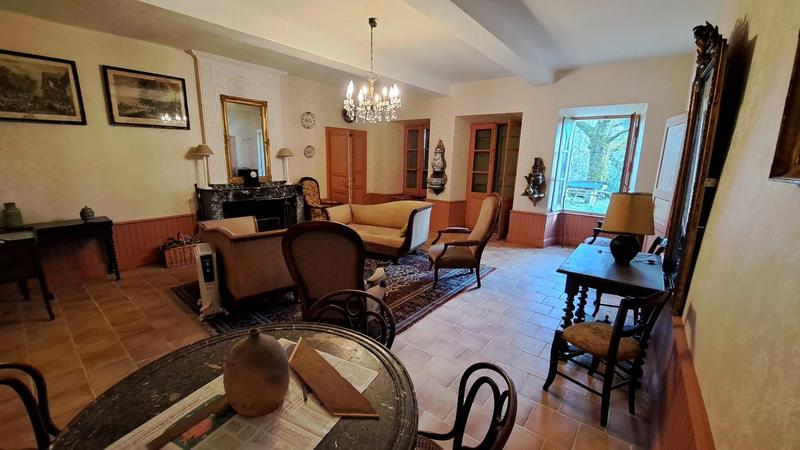 Propriété - 502 m² - 15 pièces