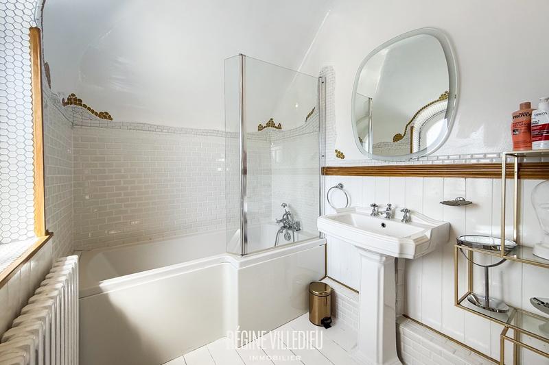 Maison - 128 m² - 7 pièces