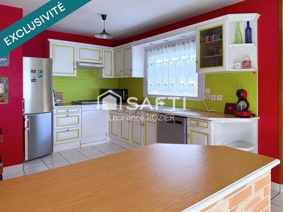 Maison - 94 m² - 5 pièces