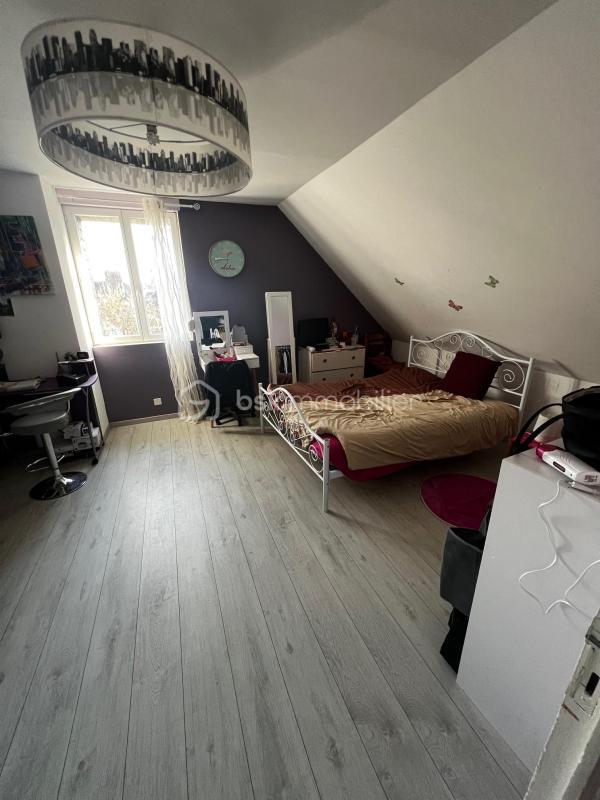 Maison traditionnelle - 120 m² - 5 pièces