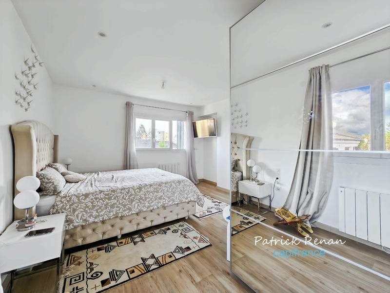 Maison - 90 m² - 5 pièces