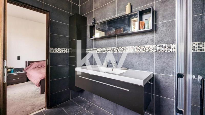 Maison - 251 m² - 9 pièces