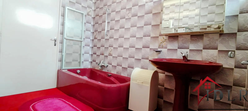 Maison - 93 m² - 5 pièces