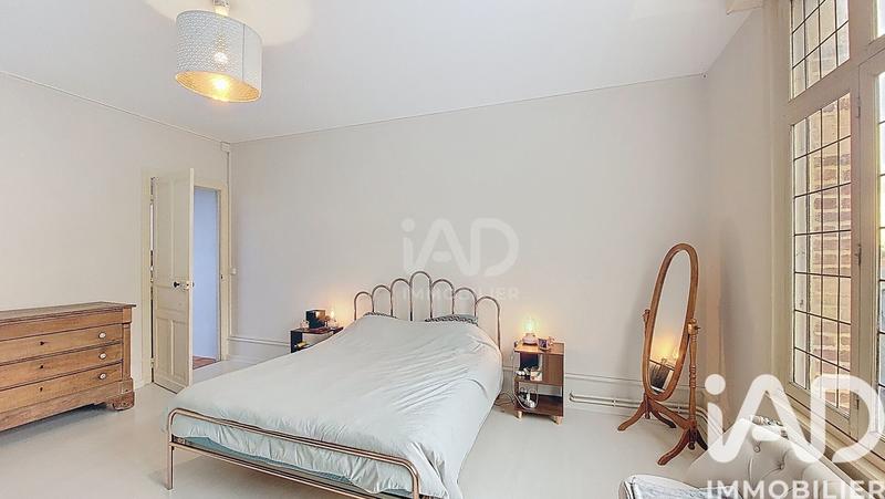 Maison - 232 m² - 7 pièces