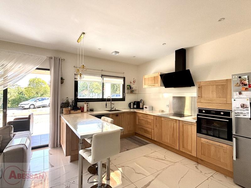 Villa - 100 m² - 4 pièces