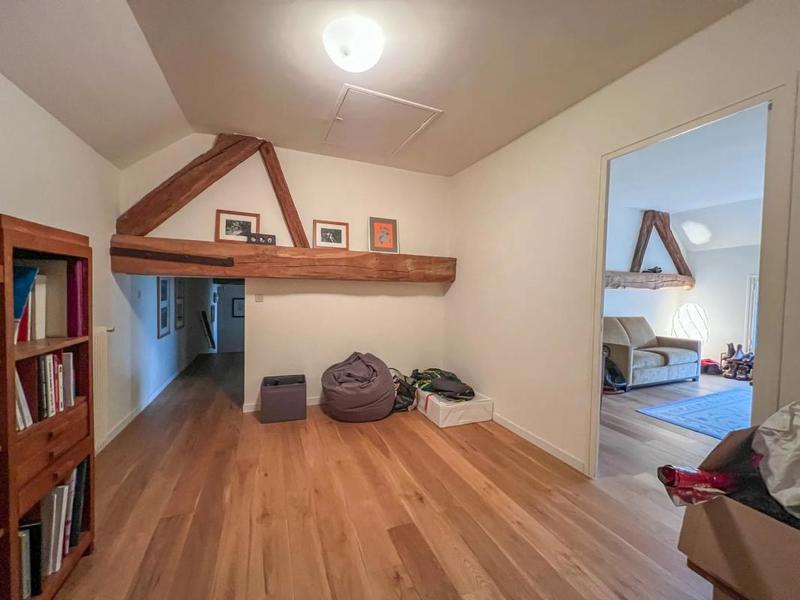 Demeure - 260 m² - 8 pièces