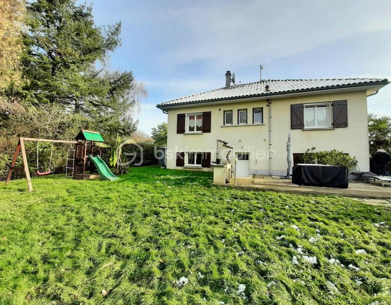 Maison traditionnelle - 117 m² - 6 pièces