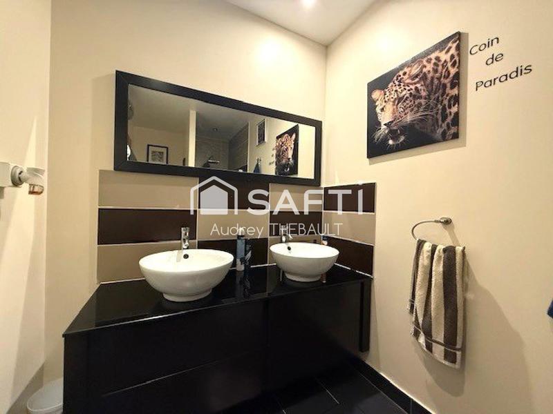 Maison - 365 m² - 10 pièces