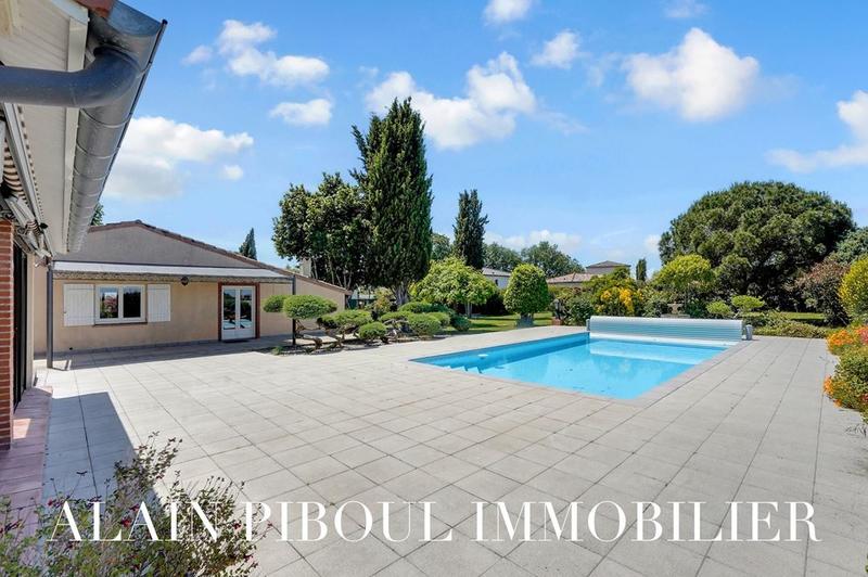 Maison traditionnelle - 173 m² - 6 pièces