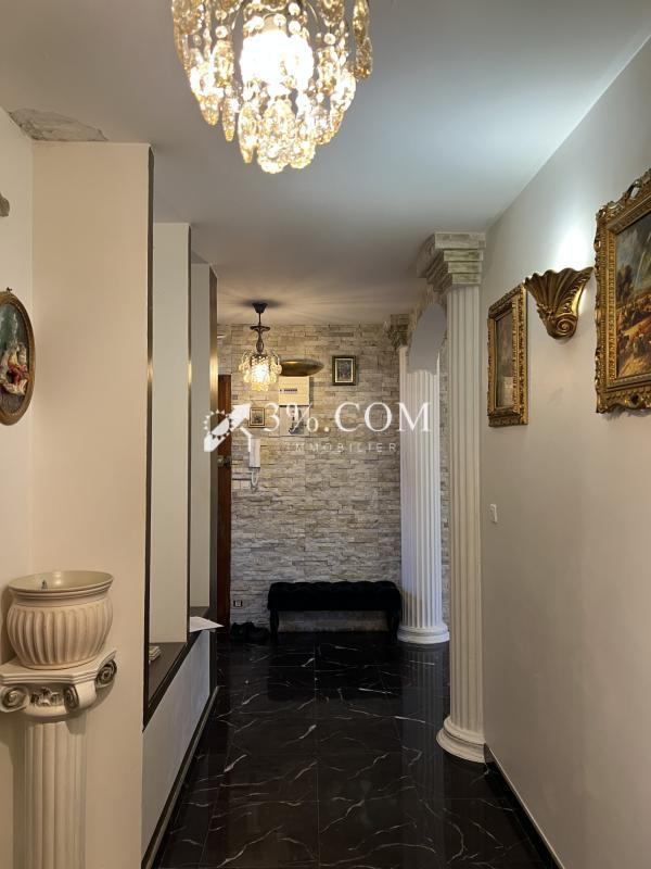 Appartement - 80 m² - 5 pièces