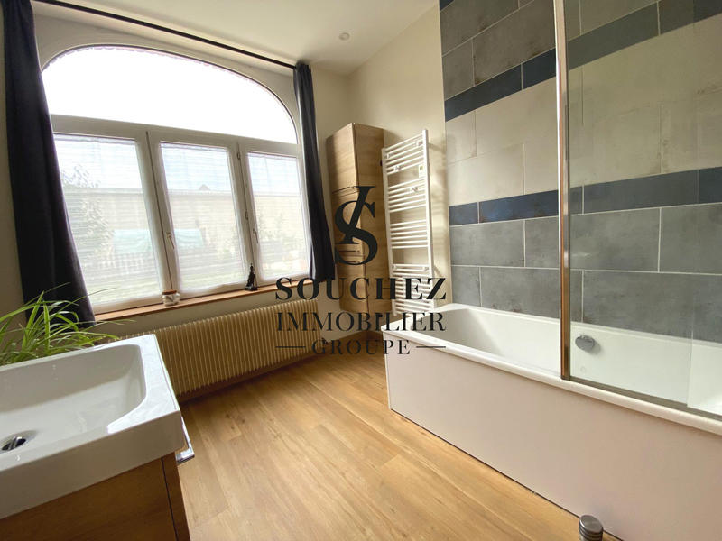 Maison - 328 m² - 7 pièces