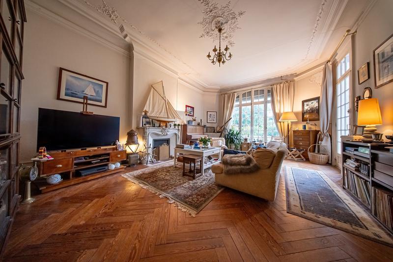 Appartement - 188 m² - 6 pièces