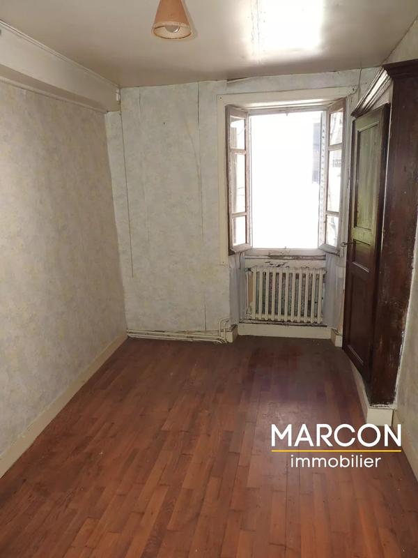 Maison - 214 m² - 12 pièces