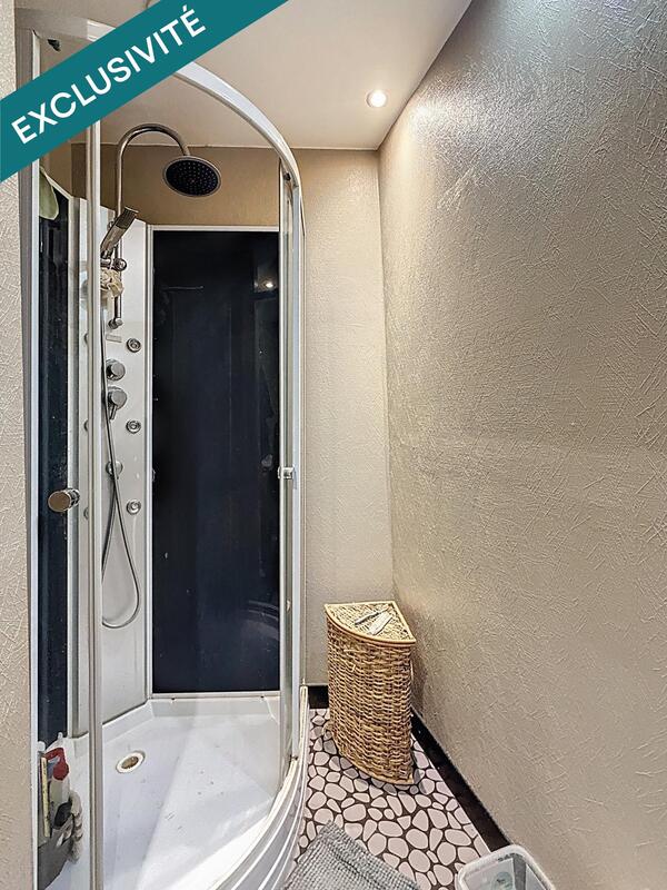 Maison - 201 m² - 9 pièces