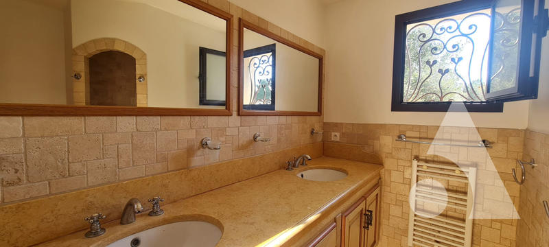 Villa - 175 m² - 6 pièces