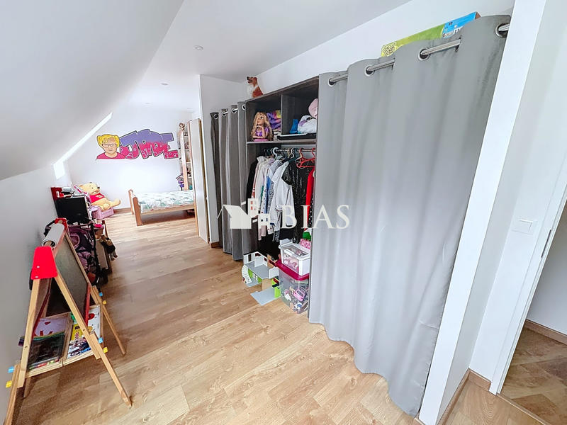 Maison - 197 m² - 7 pièces