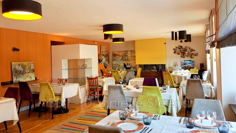 Maison - 340 m² - 12 pièces