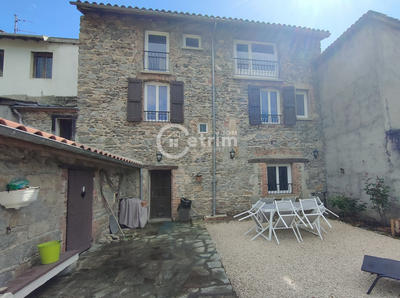 Maison - 201 m² - 7 pièces