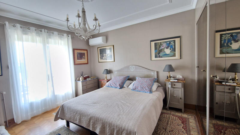 Maison - 209 m² - 7 pièces