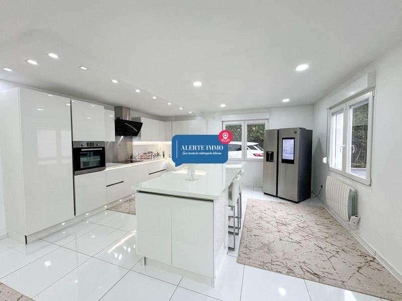 Maison - 165 m² - 6 pièces