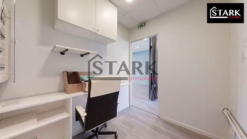 Local commercial - 82 m² - 4 pièces