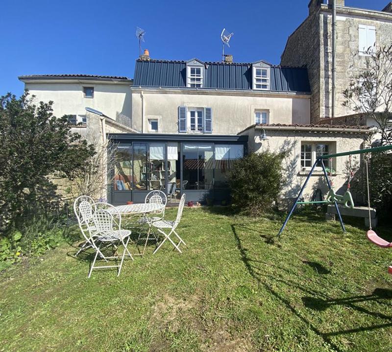 Maison - 188 m² - 7 pièces