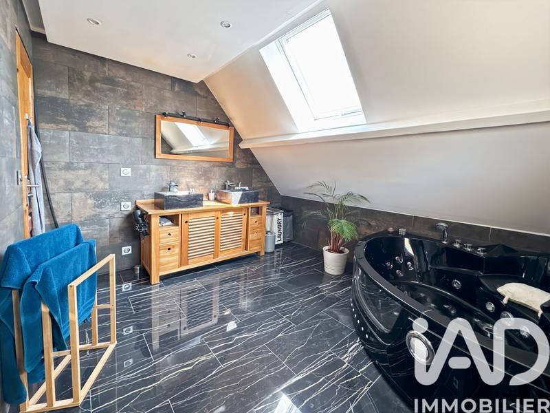 Maison - 170 m² - 7 pièces