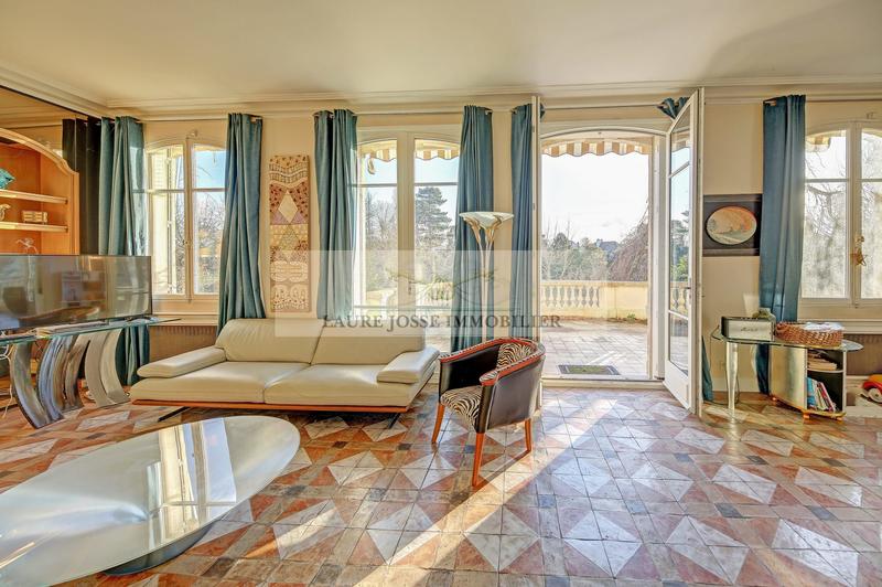 Villa - 485 m² - 12 pièces