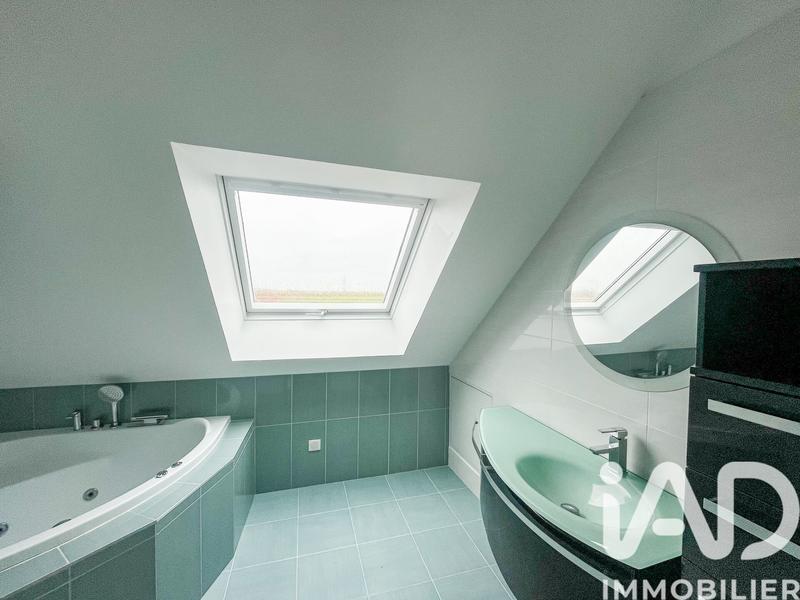 Maison - 204 m² - 7 pièces