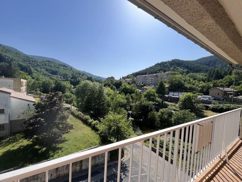 Appartement - 89 m² - 7 pièces