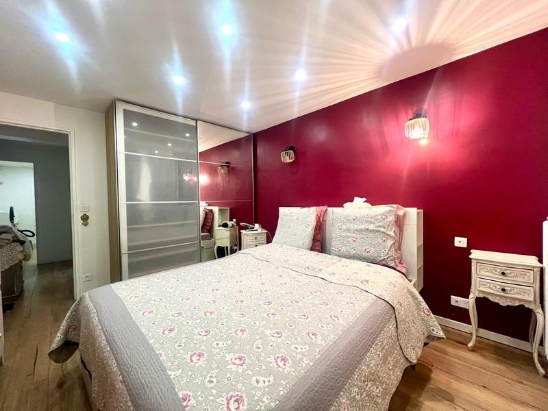 Appartement - 92 m² - 5 pièces