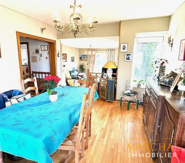 Maison traditionnelle - 200 m² - 8 pièces