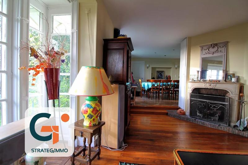 Maison - 291 m² - 12 pièces