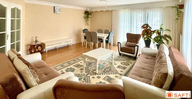 Maison - 168 m² - 8 pièces