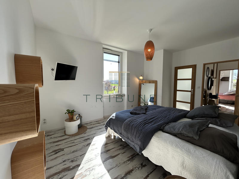 Maison - 262 m² - 9 pièces