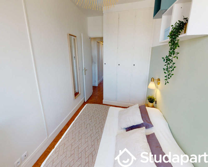 Chambre - 90 m² - 1 pièce