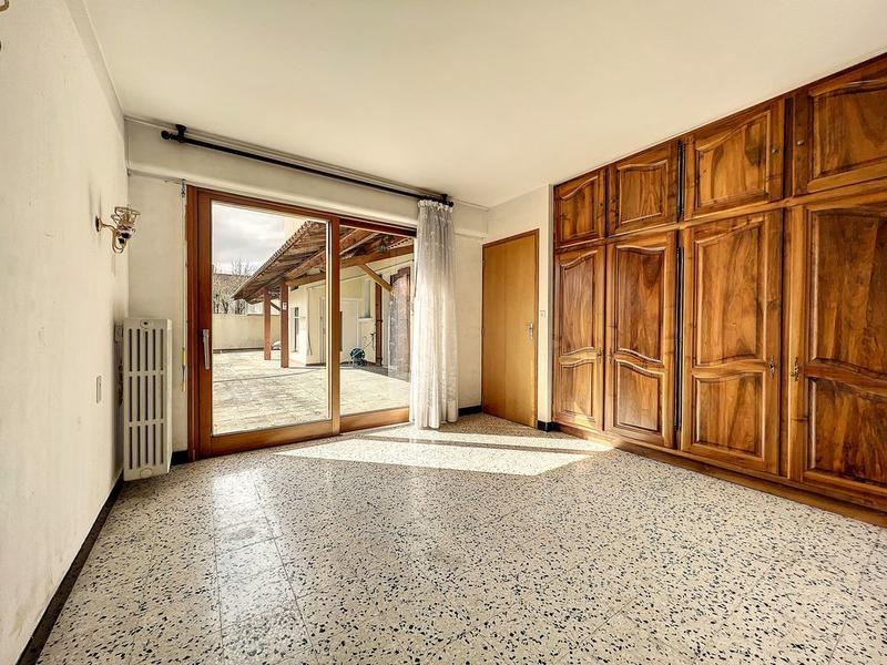 Immeuble - 1 050 m² - 9 pièces