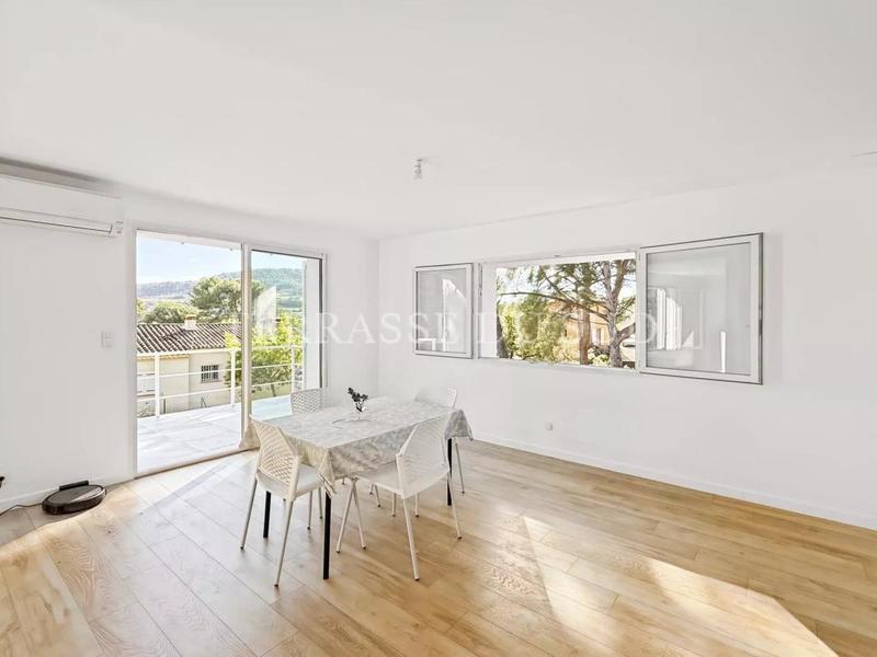 Maison - 94 m² - 4 pièces