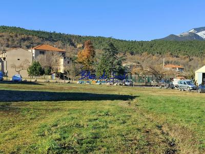 Terrain constructible - 1 080 m²